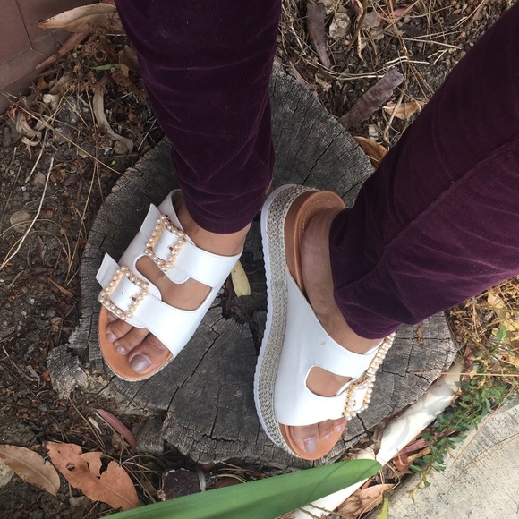 ALMOST GONE❤️White double strap platform sandal - Picture 4 of 4